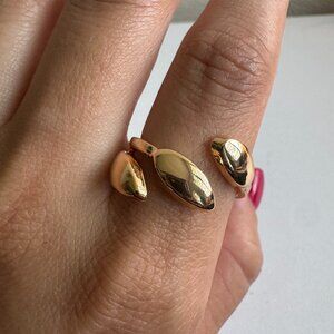 Gold-Tone Sculptural Open Ring – Adjustable Modern Design